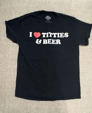 Danny Duncan 'I Love Titties & Beer' Graphic T-Shirt